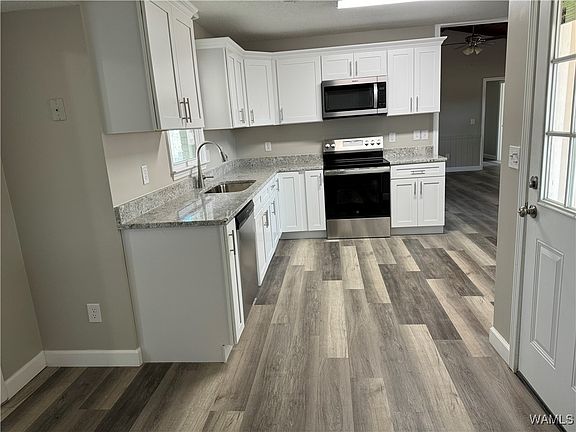 4th image of 3876 Aspen St