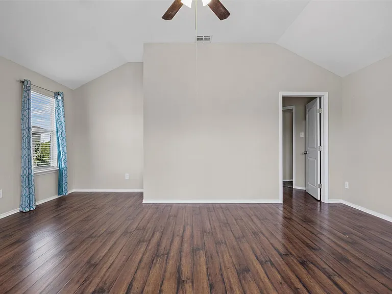 20521 Farm Pond Ln — Photo 20