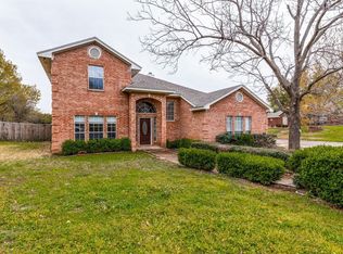 700 Newport Rd, Fort Worth, TX 76120