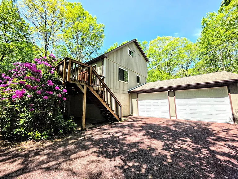 161 Piney Woods Dr — Photo 1