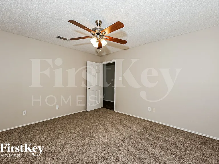 606 Plainview Dr — Photo 12