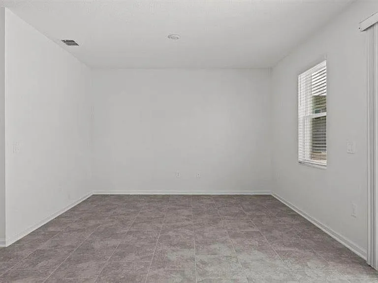 3302 Laurent Loop — Photo 11