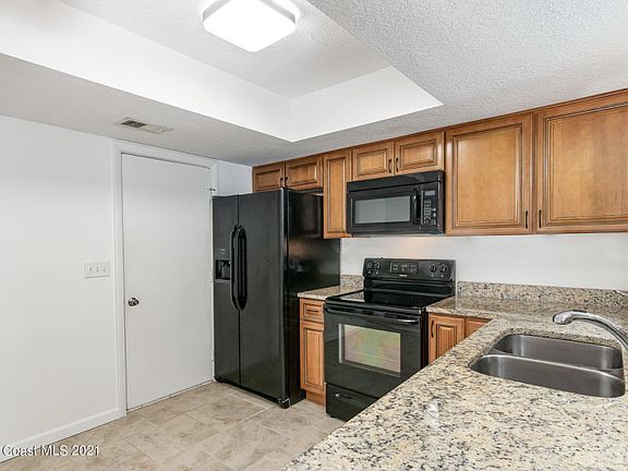 3rd image of 58 Emerald Ct