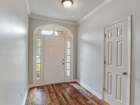 4th image of 1030 Riverchase North Dr