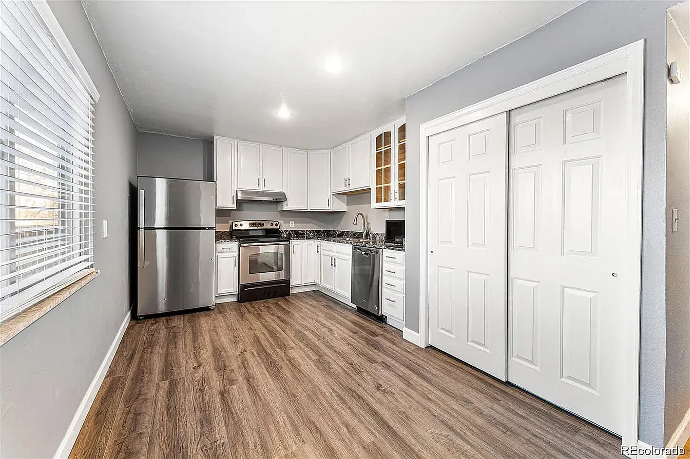 3 bed, 1.5 bath, 1300 sqft, $2,650 — Photo 3