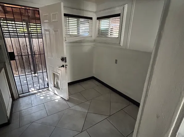 2963 1/2 L St, San Diego, CA 92102