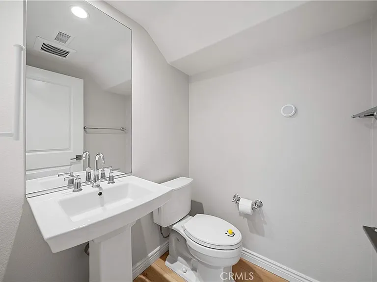 63 Darby — Photo 29