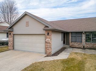 2821 Carrousel Ln, Janesville, WI 53545