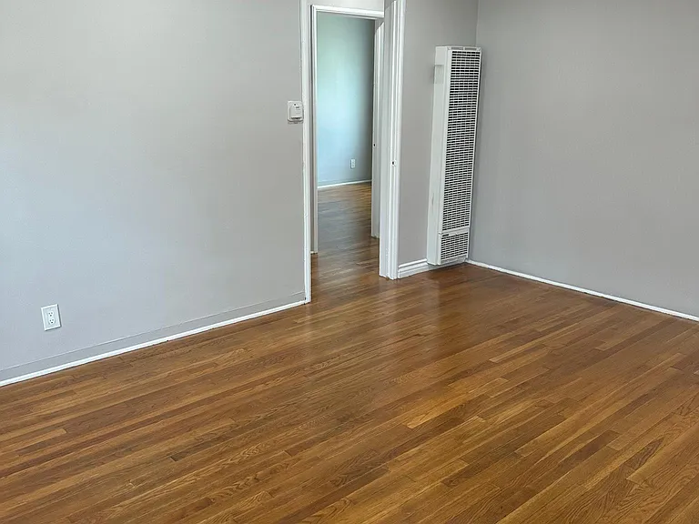 1137 E Washington Blvd — Photo 10
