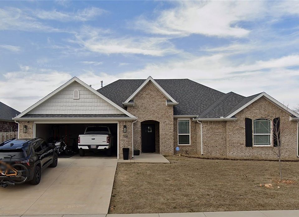 1st image of 705 Tiger Eye Ave