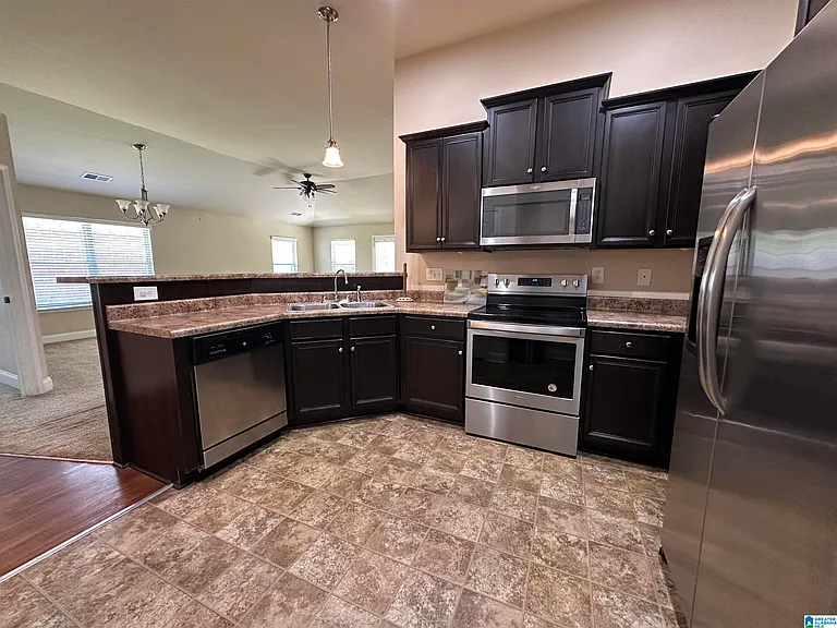 480 River Crest Dr N — Photo 5