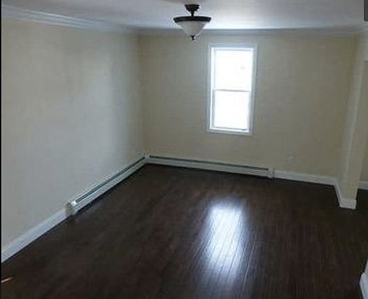 5th image of 2587 Harvey Ave