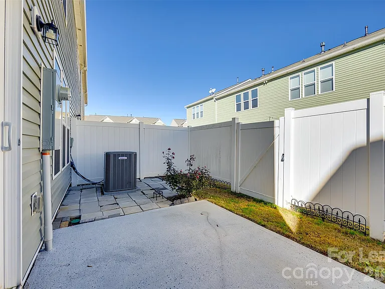 524 Hunters Dance Rd — Photo 24