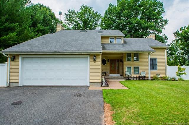 1st image of 6 Shaughnessy Dr