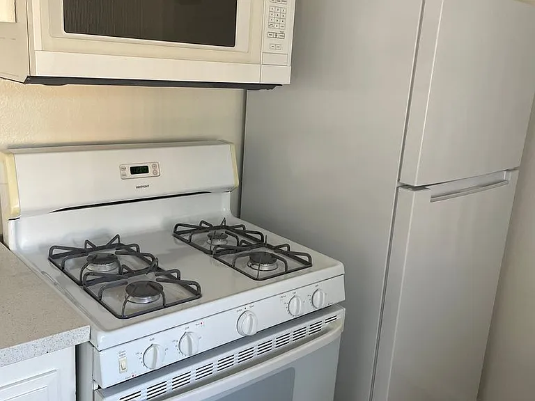 Casa Verde Apartments — Photo 9