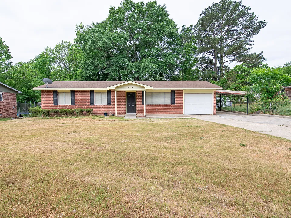 6040 Luna Dr