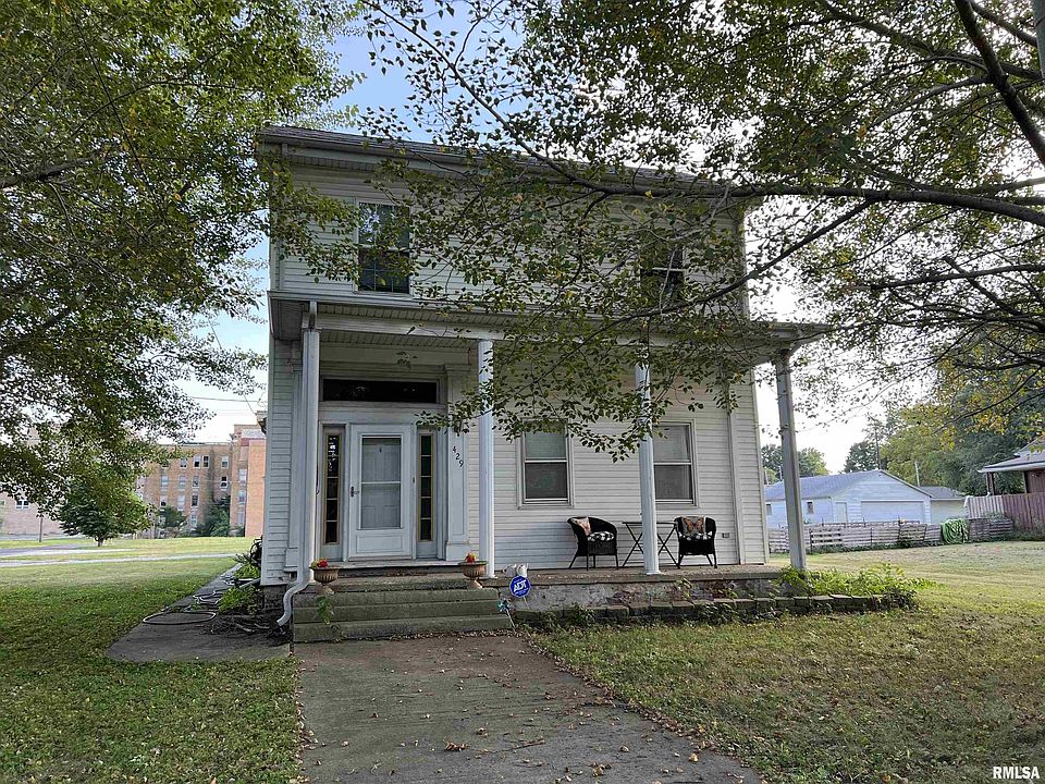 1st image of 429 E Douglas Ave