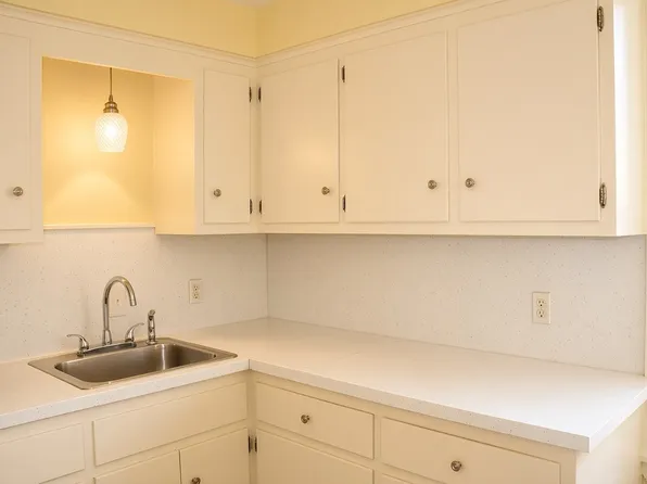 31 Chapin Ave #4, Providence, RI 02909
