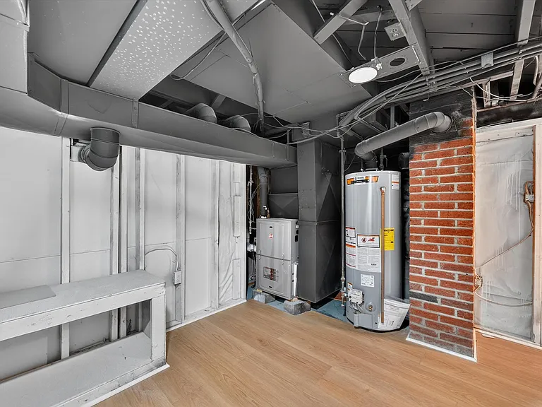 2115 E Hudson Ave — Photo 24