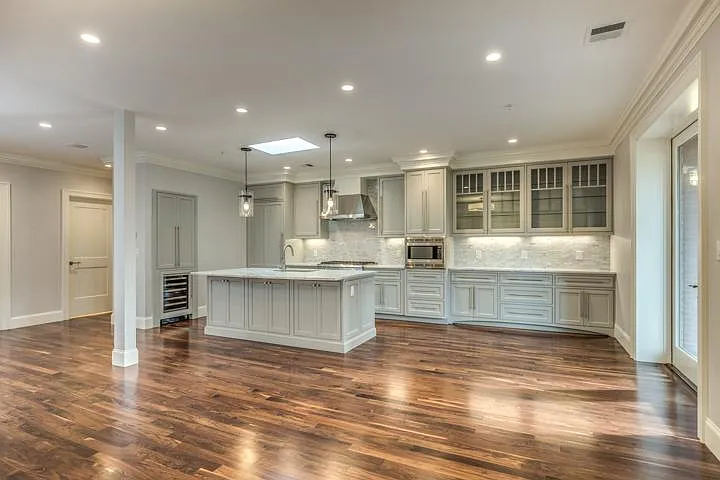 30 Winchester St #5 — Photo 1