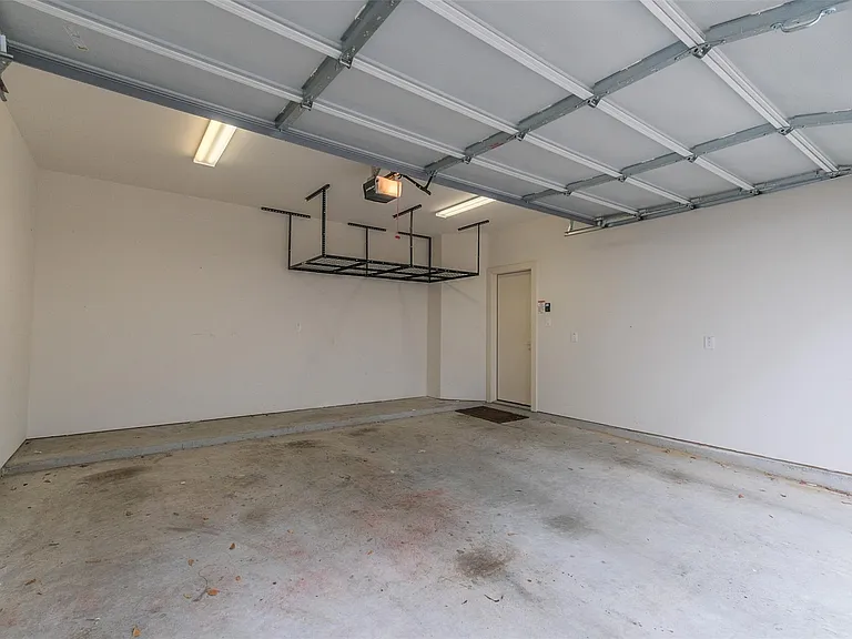 4817 Martin Oaks Ln — Photo 32
