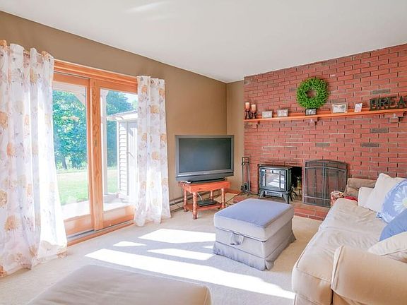 2nd image of 125 Highwood Dr