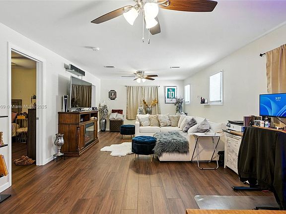 3rd image of 702 50th St #1