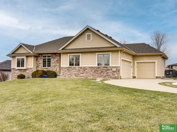 12647 S 80th St, Papillion, NE 68046