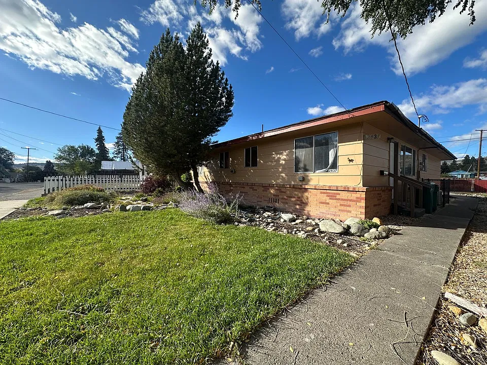 2437 Garden Ave