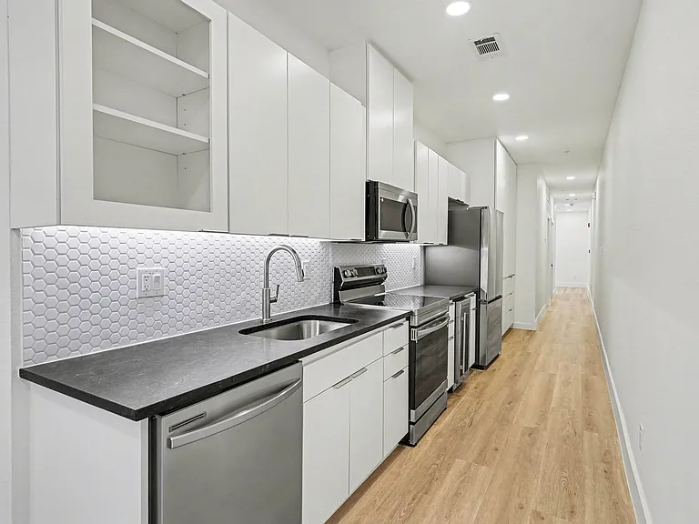 2217 N Fitzhugh Ave #101 — Photo 14
