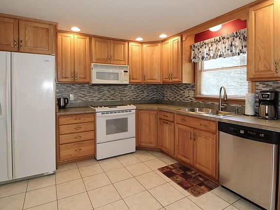 4th image of 465 Wurlitzer Dr