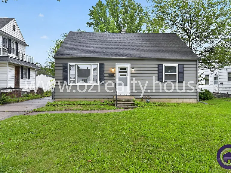 1703 Heatherdowns Blvd — Photo 1