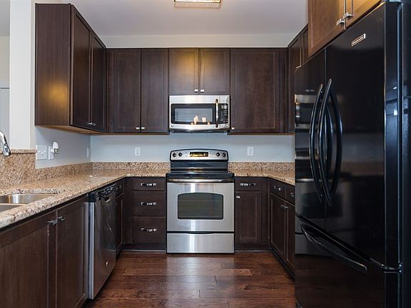 3rd image of 601 Finsbury St APT 107