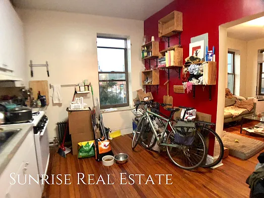 Rented by Sunrise Real Estate | media 32