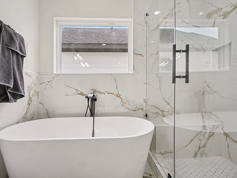 4310 Alice St — Photo 10