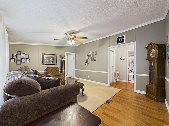 4th image of 12 Shady Ln
