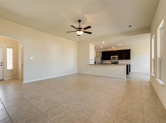 2nd image of 722 Shady Meadow Ln