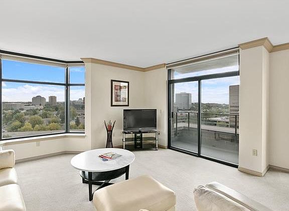 5th image of 8100 E Union Ave Unit 1005