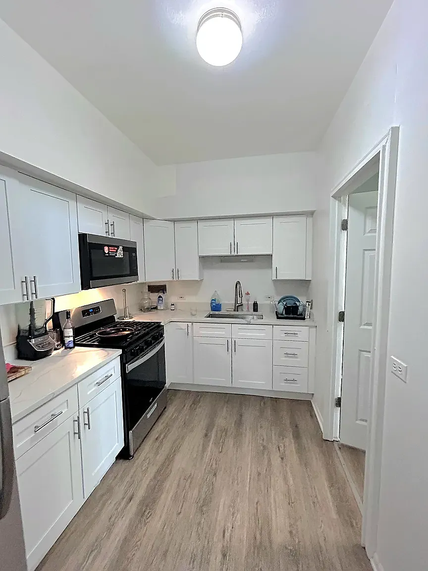 1 bed, 950 sqft, $1,800 — Photo 1