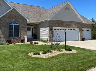 905 Mathews Ln, Fisher, IL 61843