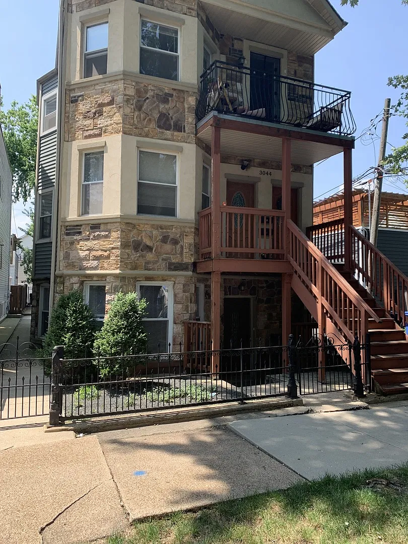 2 bed, $2,000 — Photo 1