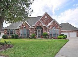 54 Canyon Oak Ct, Lake Jackson, TX 77566