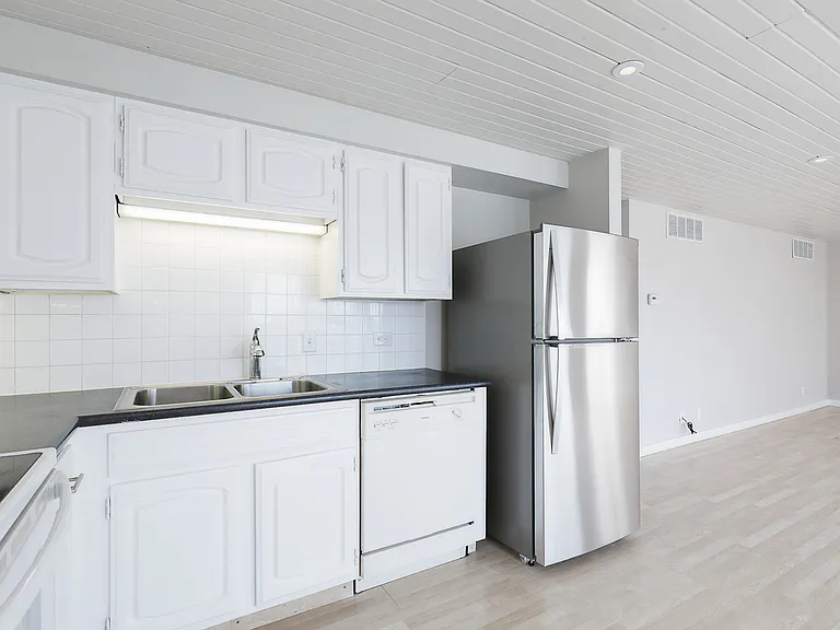 643 W Lakeshore Dr — Photo 11
