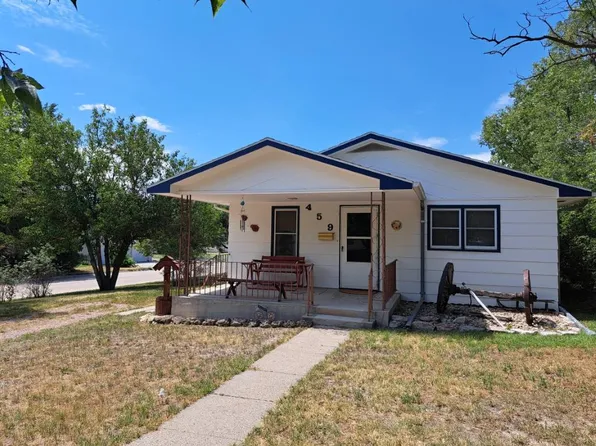 459 Morehead St, Chadron, NE 69337