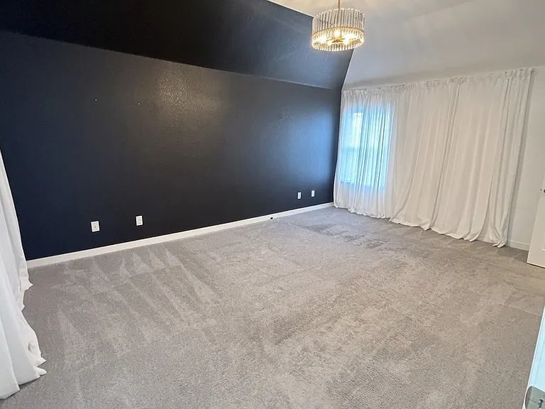 1010 Kennedy Dr — Photo 12