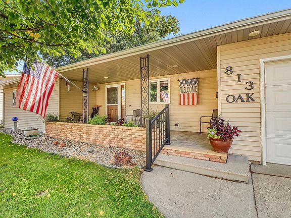 4th image of 813 Oak St