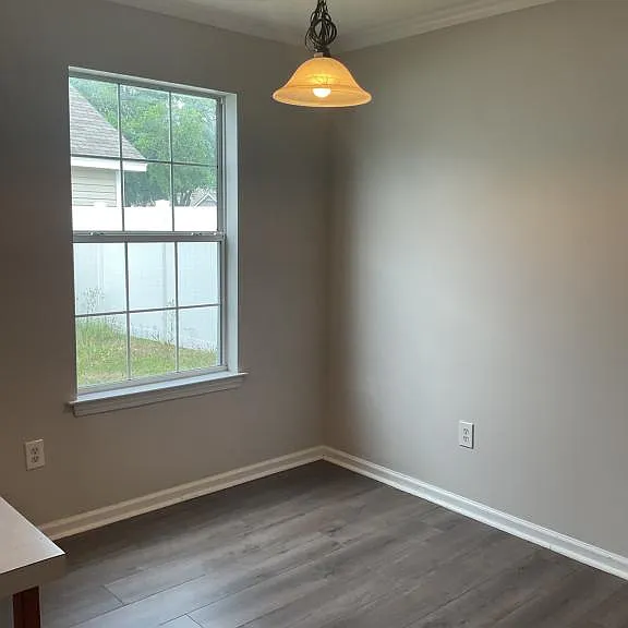 347 Thistle Ln — Photo 11
