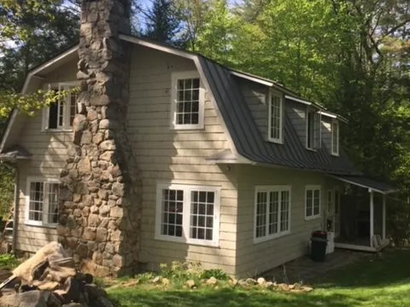 4504 Lakeshore Dr, Diamond Pt, NY 12824