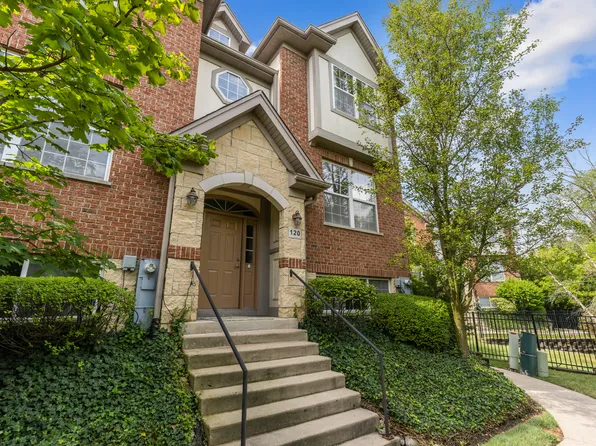 120 Enclave Dr, Mount Prospect, IL 60056