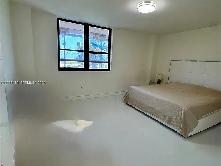 10185 Collins Ave #606 — Photo 6
